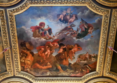 Loup gris - Trophée, Versailles, Île-de-France, France - Mars sur son char tiré par des loups sur le plafond de la salle de Mars, Château de Versailles